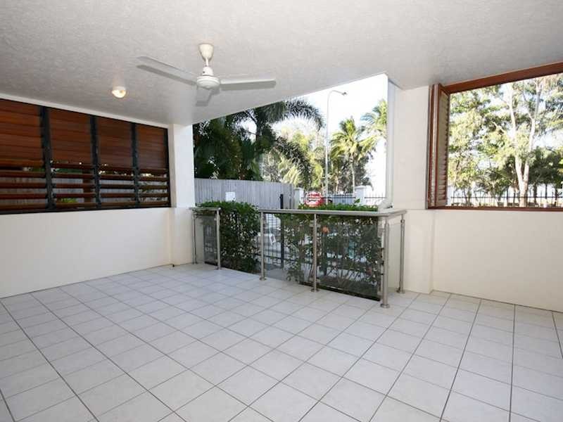 2/29 Sims Esplanade, Yorkeys Knob QLD 4878