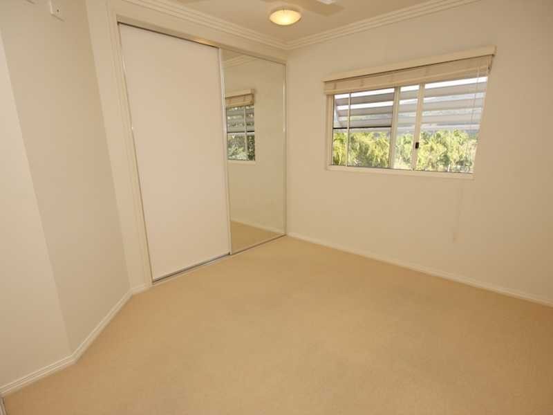 8/96 Moore Street, Trinity Beach QLD 4879