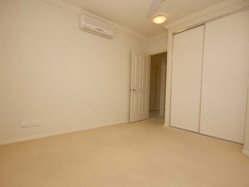 8/96 Moore Street, Trinity Beach QLD 4879