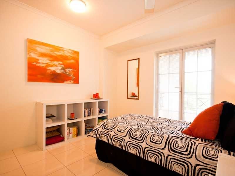 42/327 Lake Street, Cairns North QLD 4870