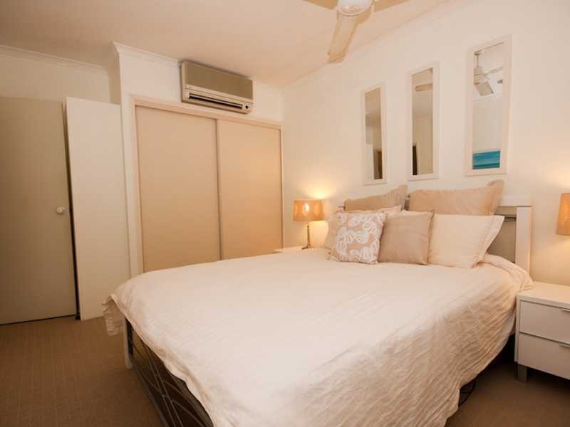 42/327 Lake Street, Cairns North QLD 4870