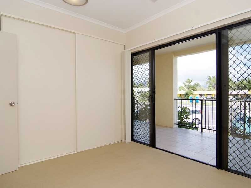 2/6 James Street, Cairns North QLD 4870