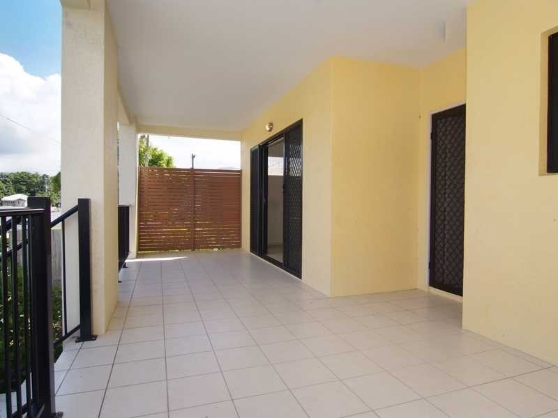 2/6 James Street, Cairns North QLD 4870