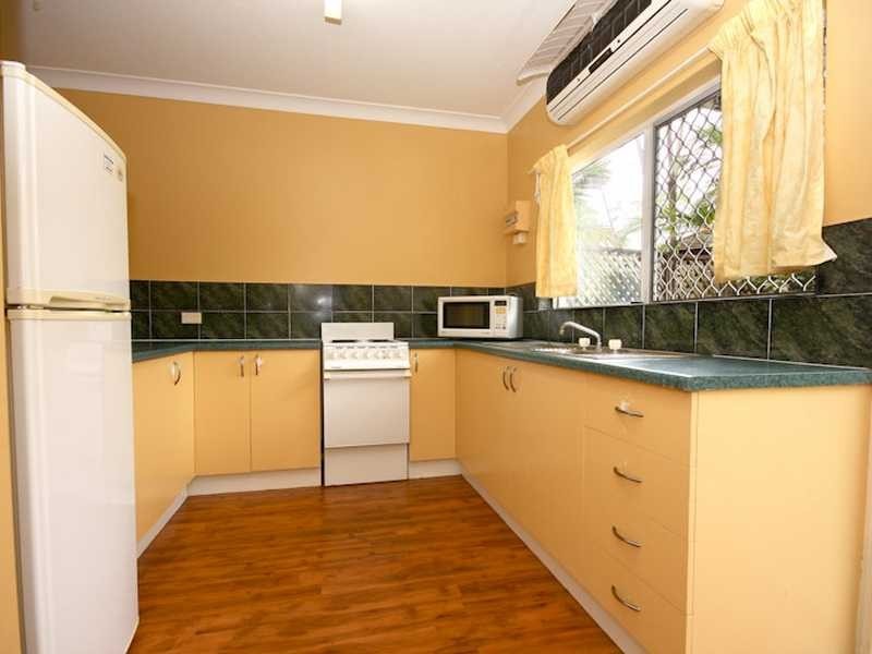 6/342 Mccoombe Street, Mooroobool QLD 4870