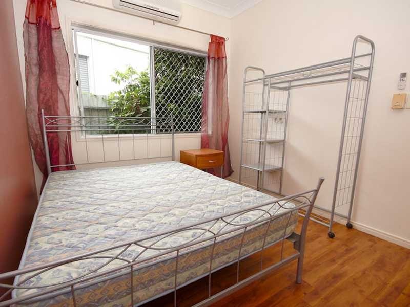 6/342 Mccoombe Street, Mooroobool QLD 4870