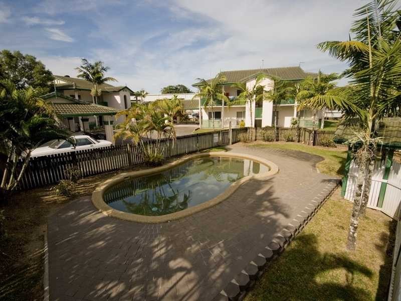 6/342 Mccoombe Street, Mooroobool QLD 4870