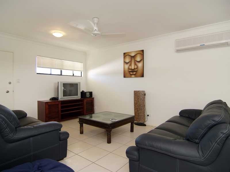 8/44 Pease Street, Cairns QLD 4870
