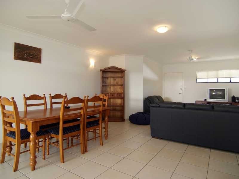 8/44 Pease Street, Cairns QLD 4870