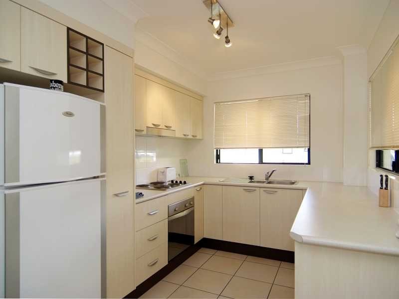 8/44 Pease Street, Cairns QLD 4870