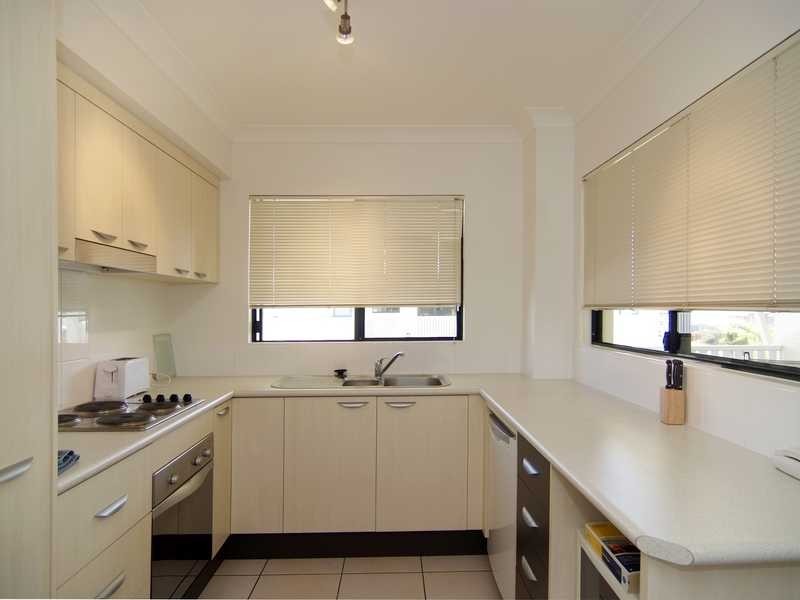 8/44 Pease Street, Cairns QLD 4870