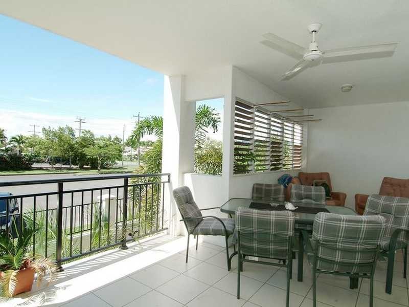 3/18 Smith Street, Cairns North QLD 4870