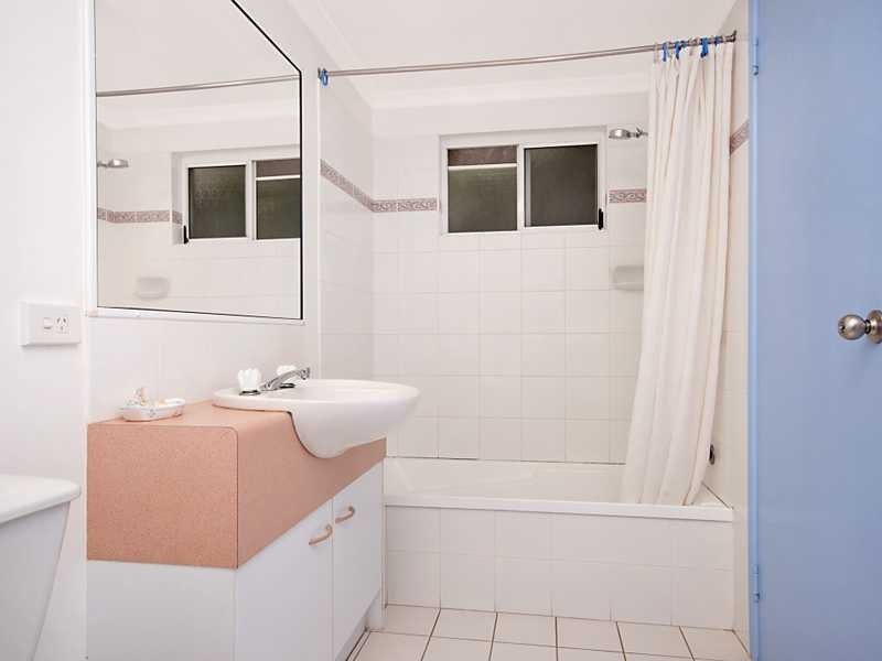 8/7 Gelling Street, Cairns North QLD 4870