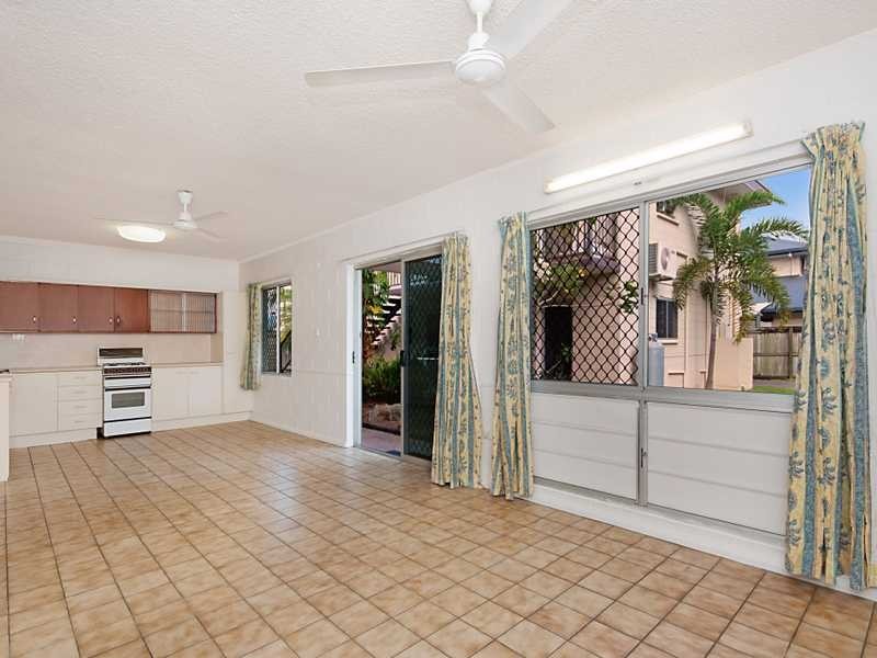 1/281 Lake Street, Cairns North QLD 4870