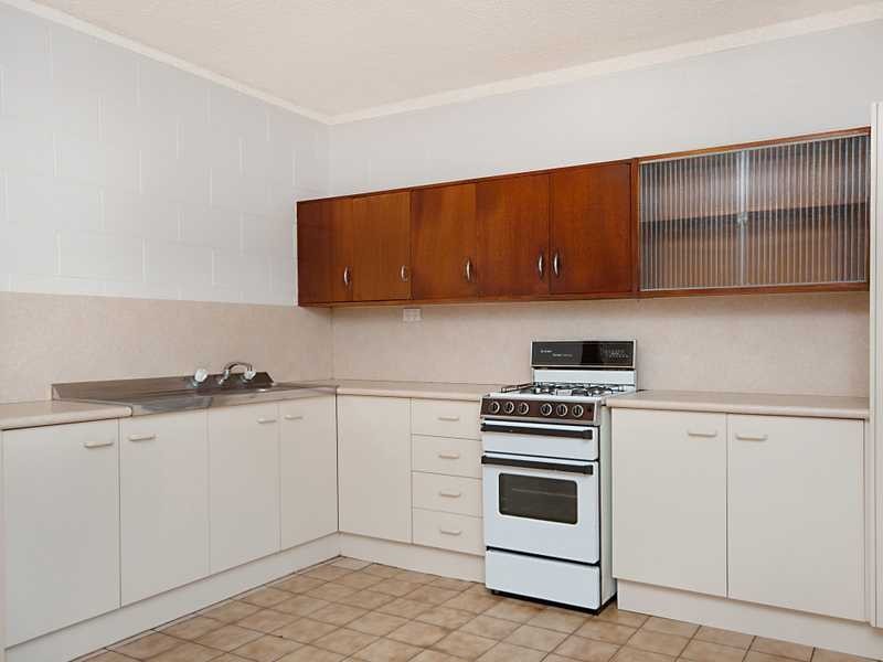 1/281 Lake Street, Cairns North QLD 4870