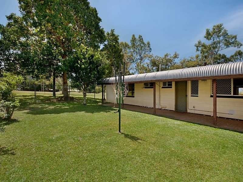 10 Bott Street, Whitfield QLD 4870