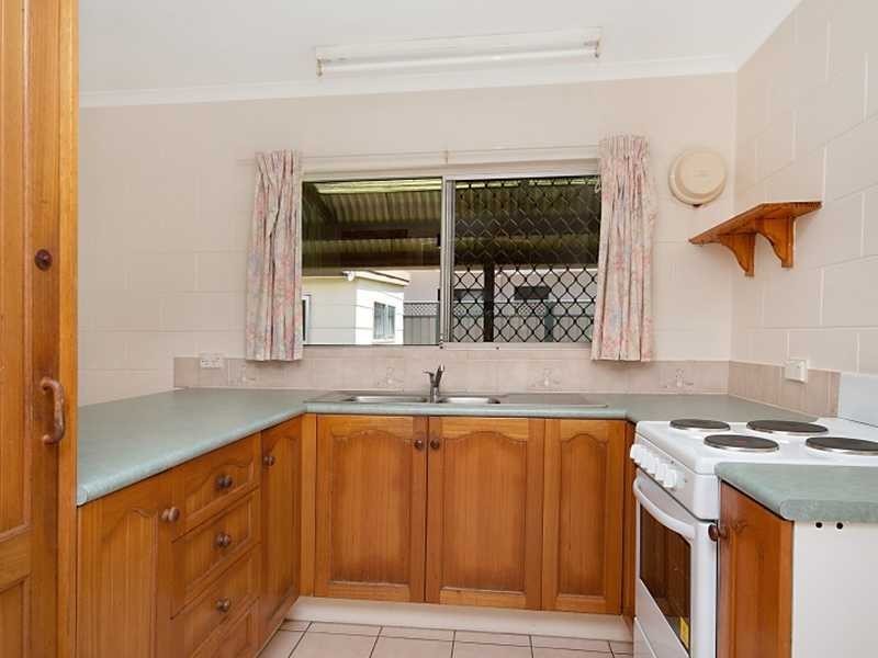 10 Bott Street, Whitfield QLD 4870