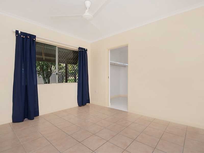 10 Bott Street, Whitfield QLD 4870
