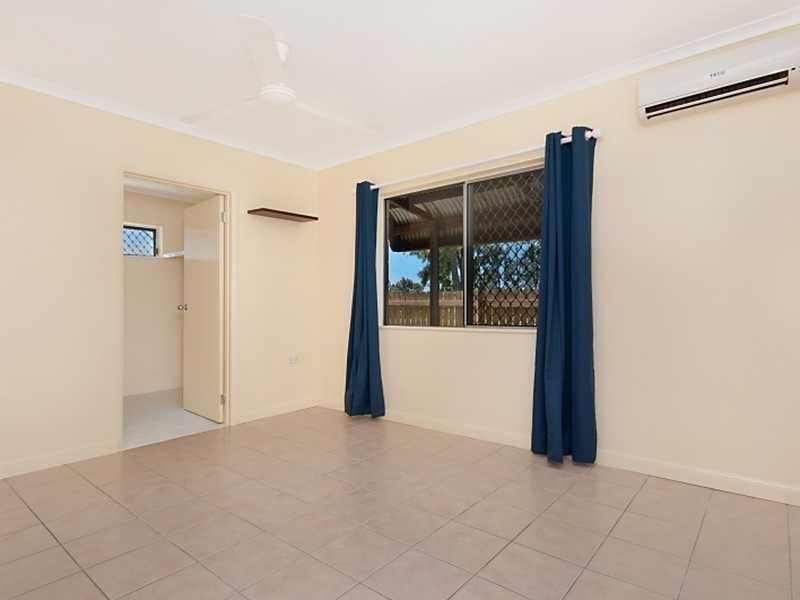 10 Bott Street, Whitfield QLD 4870