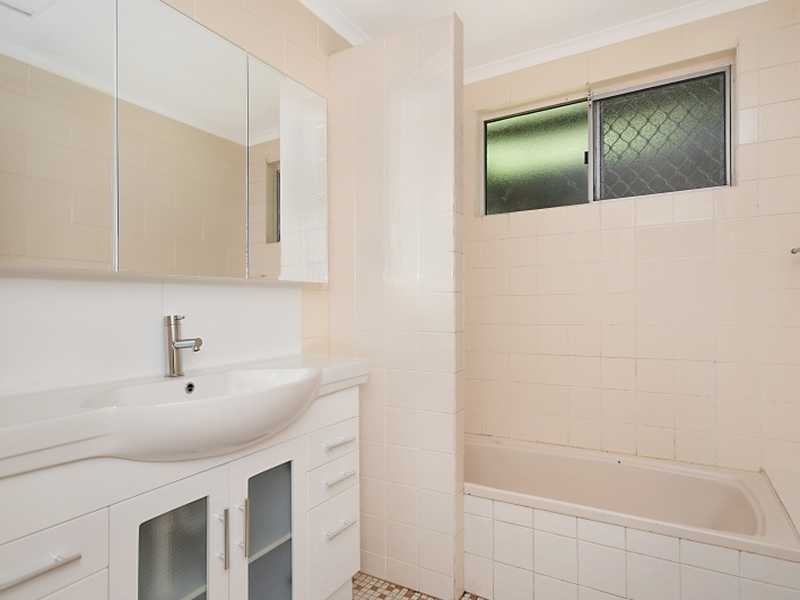 10 Bott Street, Whitfield QLD 4870