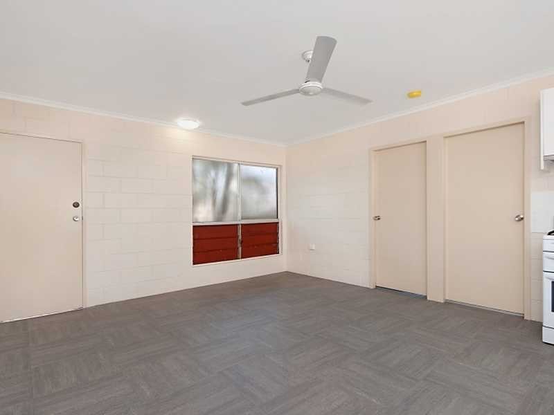 1/131 Aumuller Street (Cnr Morehead Street), Bungalow QLD 4870