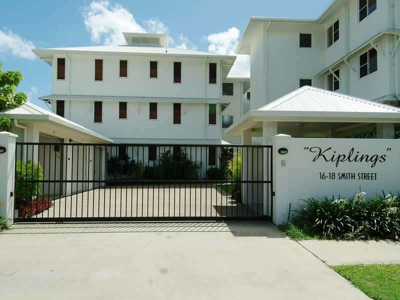 15/18 Smith Street, Cairns North QLD 4870