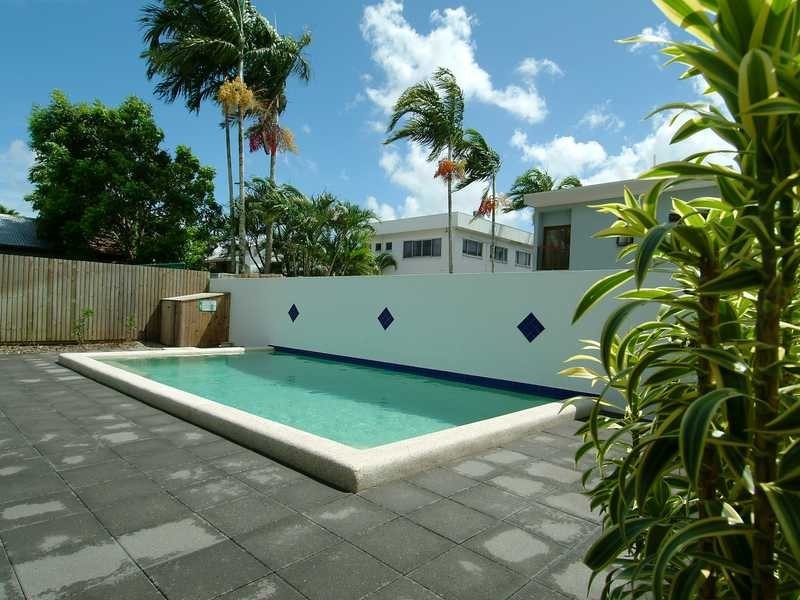 15/18 Smith Street, Cairns North QLD 4870