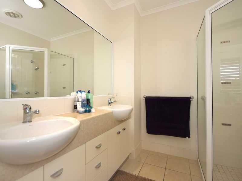 15/18 Smith Street, Cairns North QLD 4870