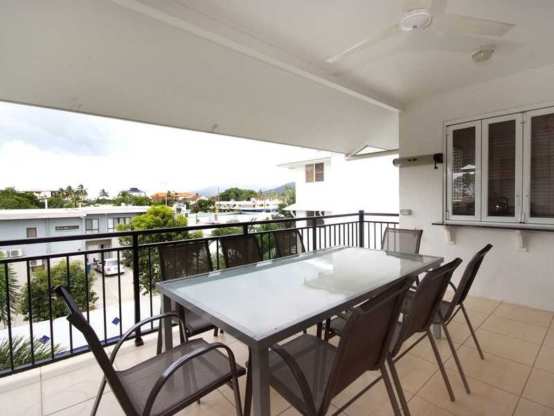 15/18 Smith Street, Cairns North QLD 4870