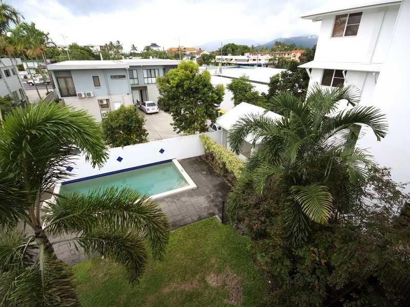 15/18 Smith Street, Cairns North QLD 4870