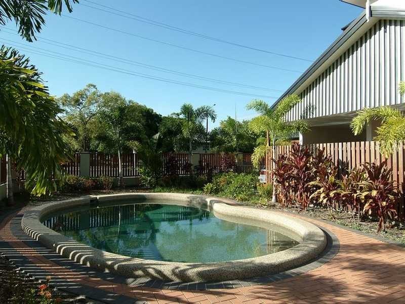 1/378 Mcleod Street (Cnr Arthur Street), Cairns North QLD 4870