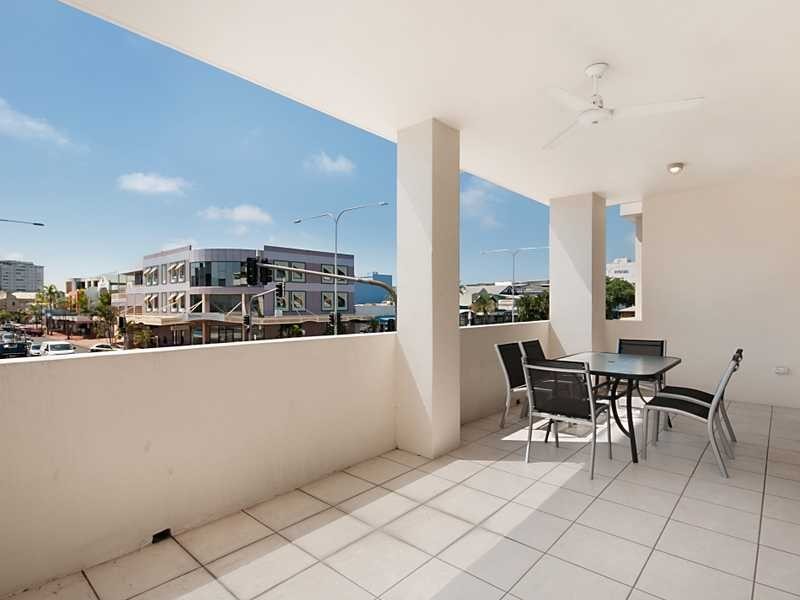 2/79 Spence Street, Cairns City QLD 4870