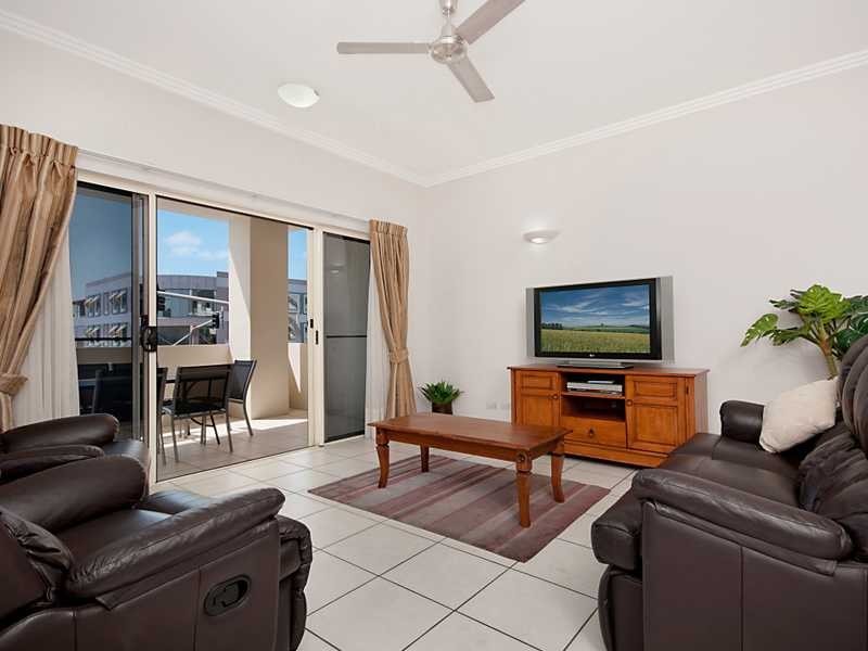 2/79 Spence Street, Cairns City QLD 4870