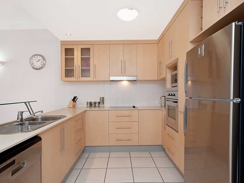 2/79 Spence Street, Cairns City QLD 4870