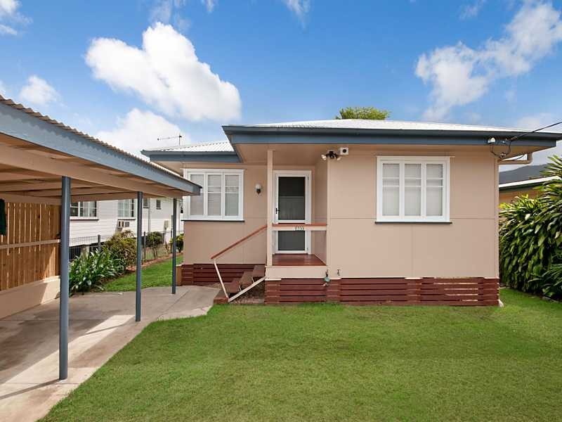 227 Lyons Street, Westcourt QLD 4870