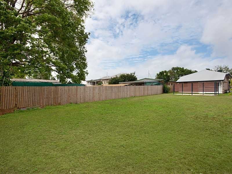 227 Lyons Street, Westcourt QLD 4870