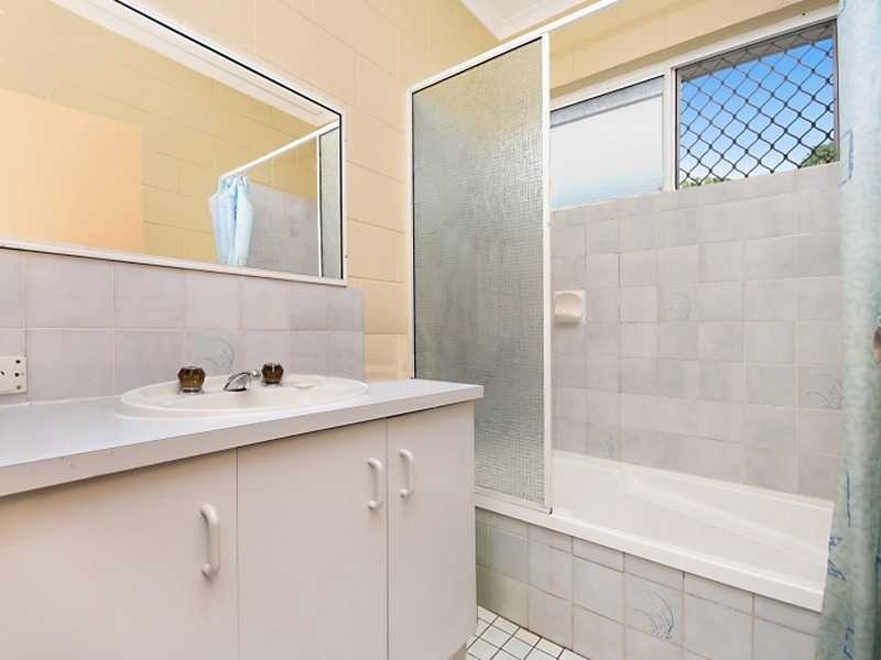 3/7-9 Nesbit Street, Whitfield QLD 4870