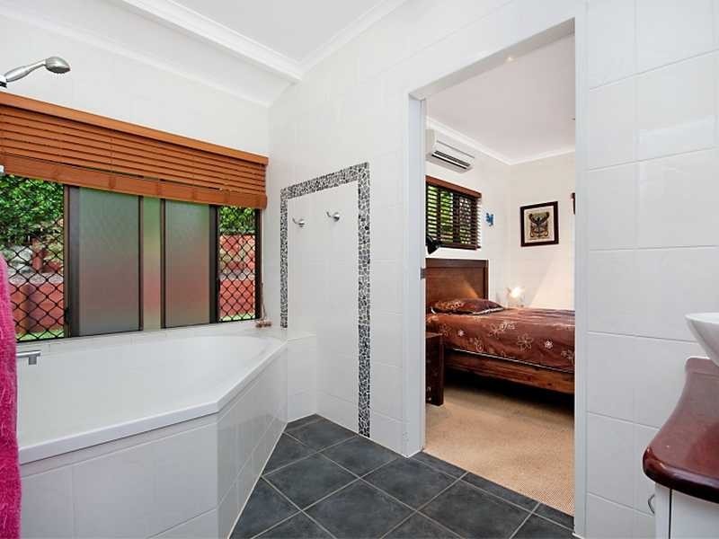 3 Coleus Court, Mooroobool QLD 4870