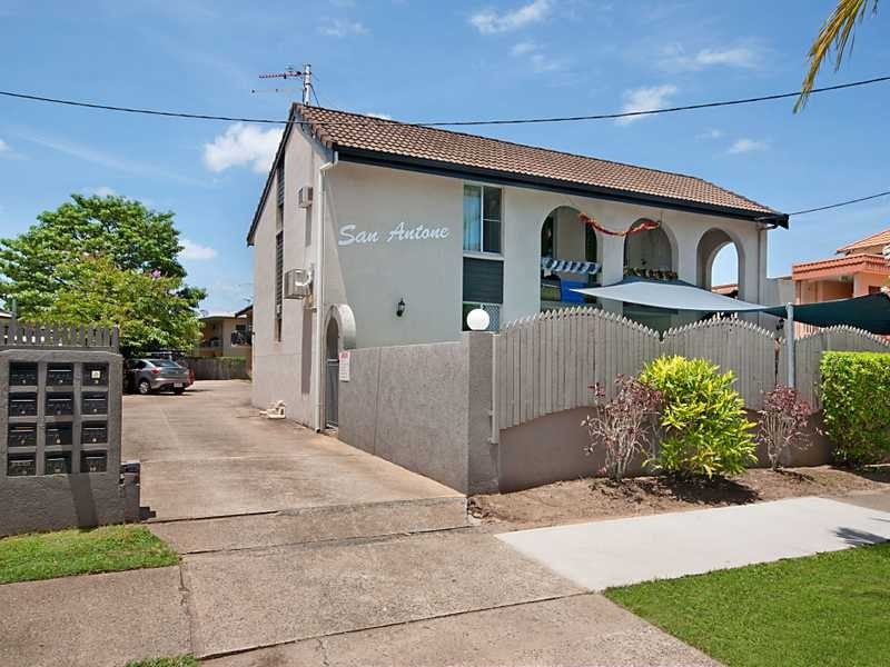 12/211 Lake Street, Cairns North QLD 4870