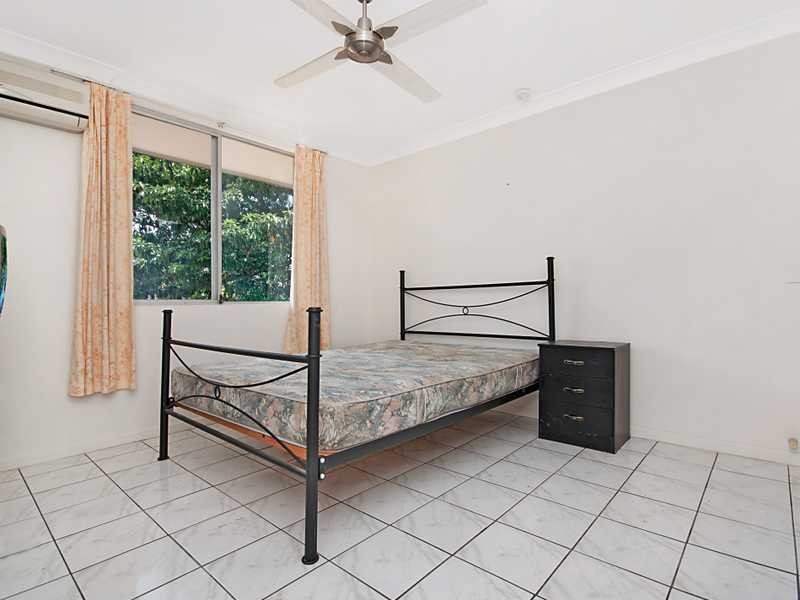 12/211 Lake Street, Cairns North QLD 4870