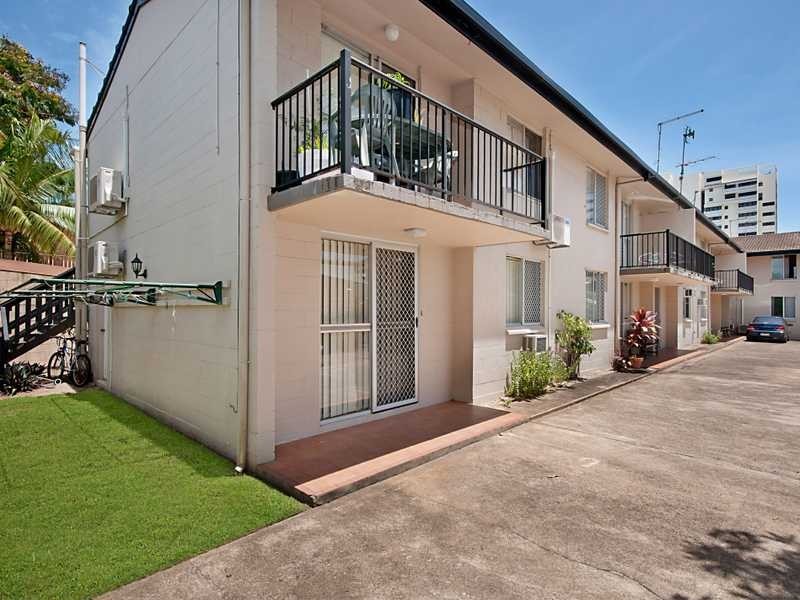 12/211 Lake Street, Cairns North QLD 4870