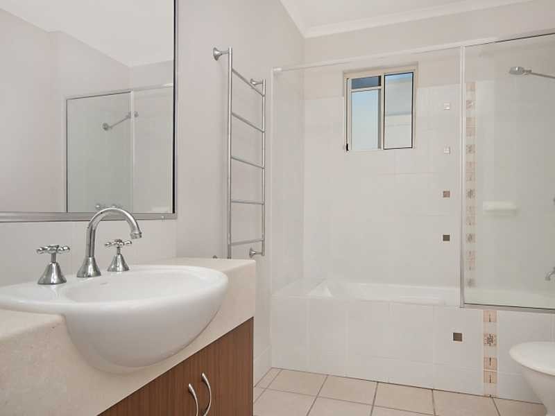 12/15 Thomas Street, Cairns North QLD 4870