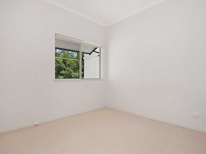 12/15 Thomas Street, Cairns North QLD 4870