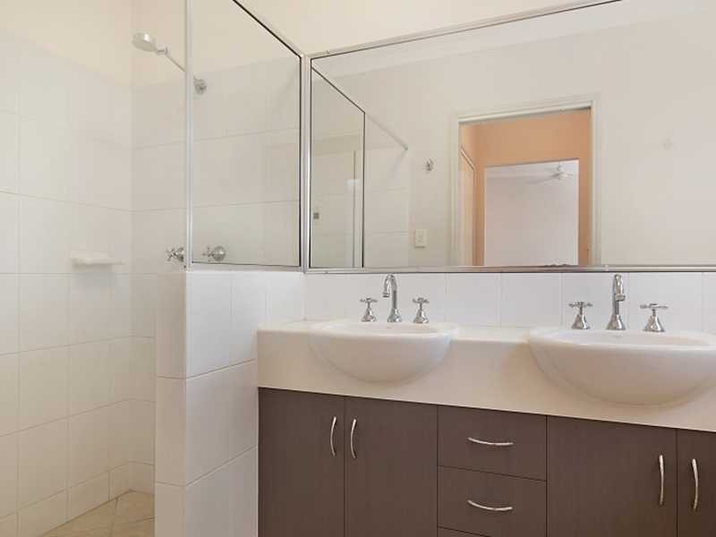 12/15 Thomas Street, Cairns North QLD 4870