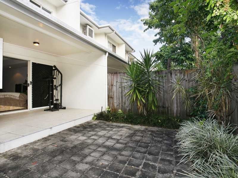 12/15 Thomas Street, Cairns North QLD 4870