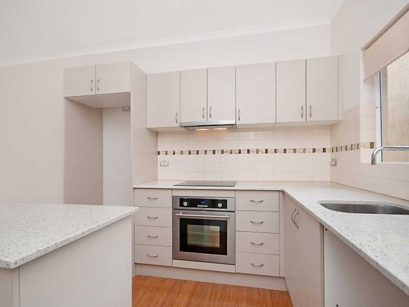 3/2 Grantala, Manoora QLD 4870