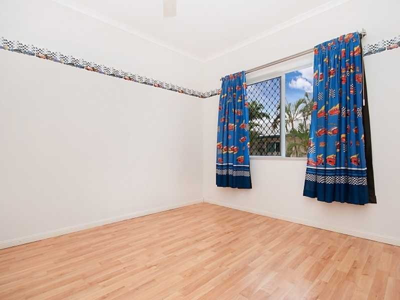 3/2 Grantala, Manoora QLD 4870