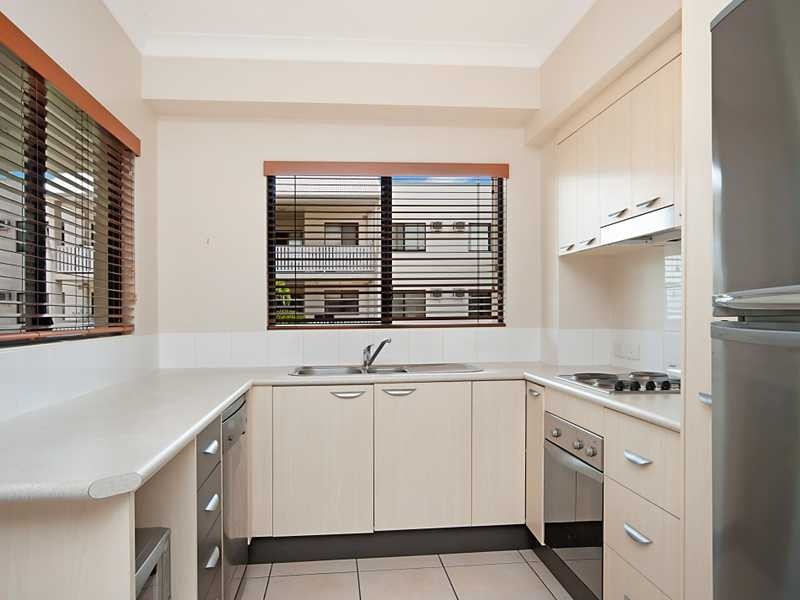 17/44 Pease Street, Cairns QLD 4870