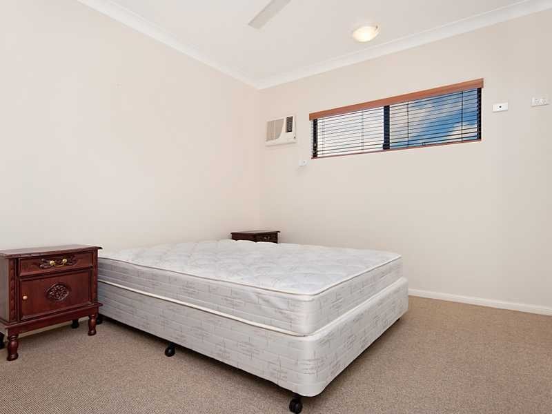 17/44 Pease Street, Cairns QLD 4870
