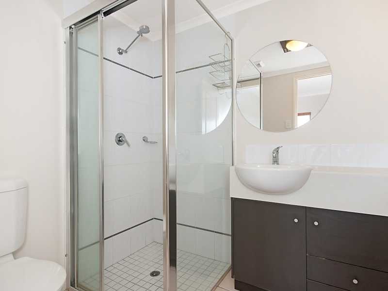 17/44 Pease Street, Cairns QLD 4870