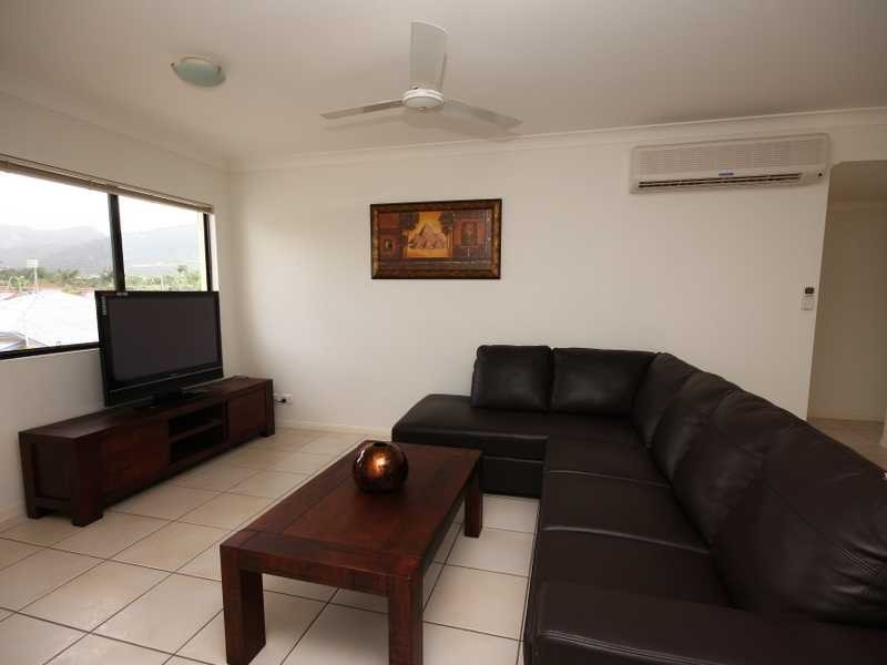 18/44 Pease Street, Cairns QLD 4870